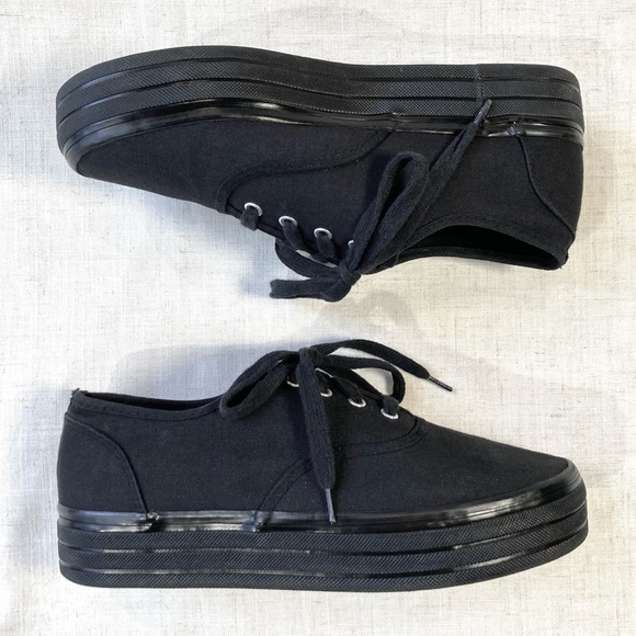 Divided black canvas lace-up platform sneakers - Picture 1 of 11